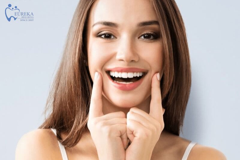 Bọc răng sứ bao lâu thì ăn được bình thường?