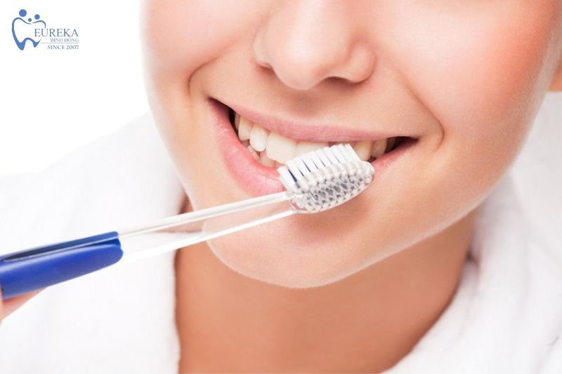 Hướng dẫn chi tiết cách chăm sóc sau khi nhổ răng khôn